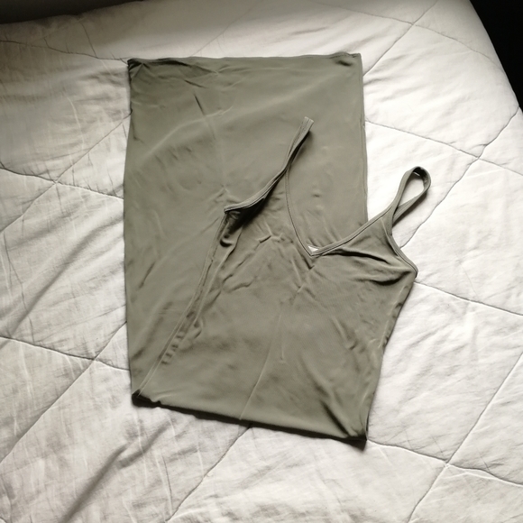 Aritzia Dresses & Skirts - WILFRED FREE Gitte Bodycon Midi Tank Dress Olive Green V-neck XXS Aritzia